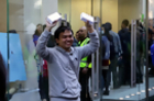 Meet the First Person to Buy the New IPhone 5s in Stores